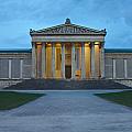 Antikensammlungen on Königsplatz at dawn